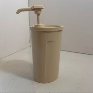 Vintage Tupperware plastic pump liquid hand soap dispenser in ivory